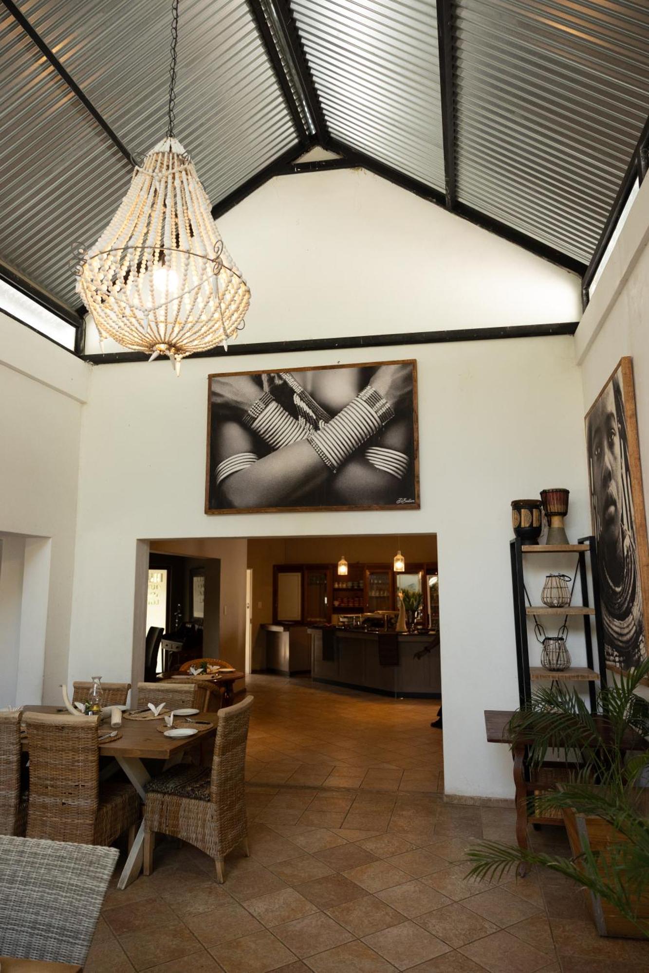 Out Of Africa Town Lodge Otjiwarongo Εξωτερικό φωτογραφία