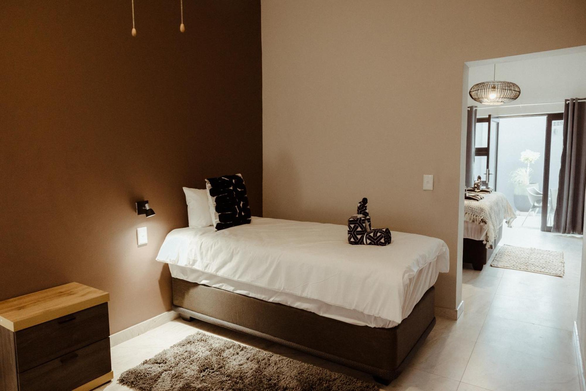 Out Of Africa Town Lodge Otjiwarongo Εξωτερικό φωτογραφία