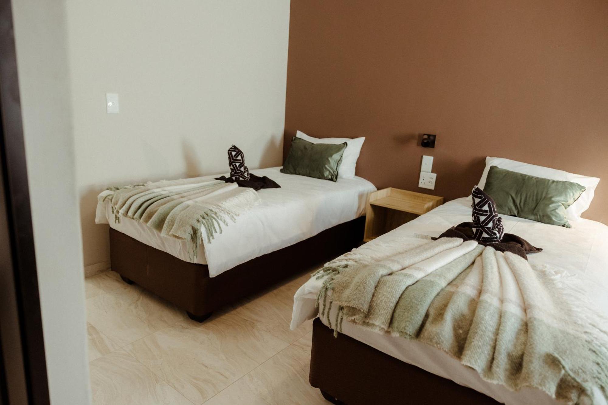 Out Of Africa Town Lodge Otjiwarongo Εξωτερικό φωτογραφία
