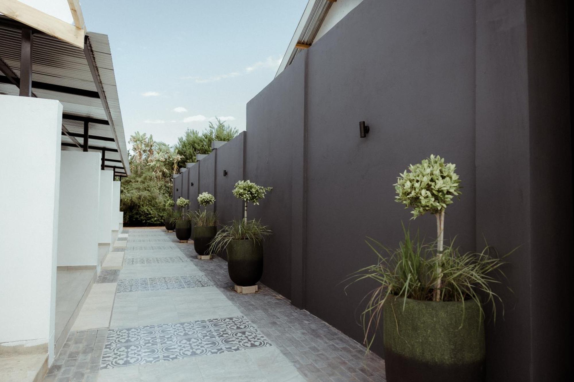 Out Of Africa Town Lodge Otjiwarongo Εξωτερικό φωτογραφία
