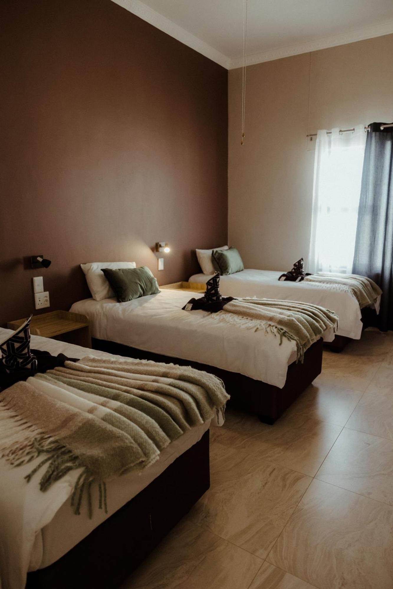 Out Of Africa Town Lodge Otjiwarongo Εξωτερικό φωτογραφία