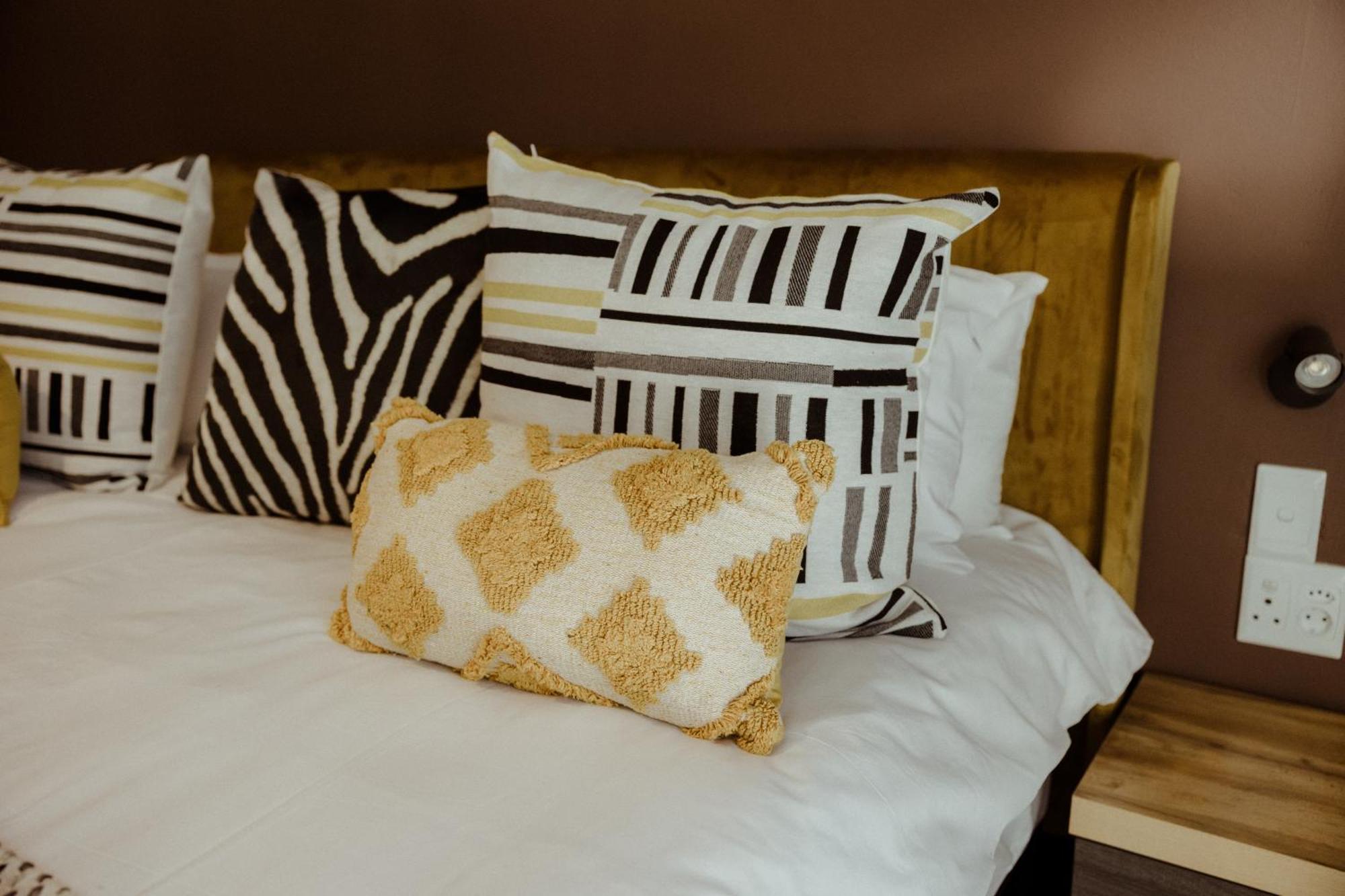 Out Of Africa Town Lodge Otjiwarongo Εξωτερικό φωτογραφία
